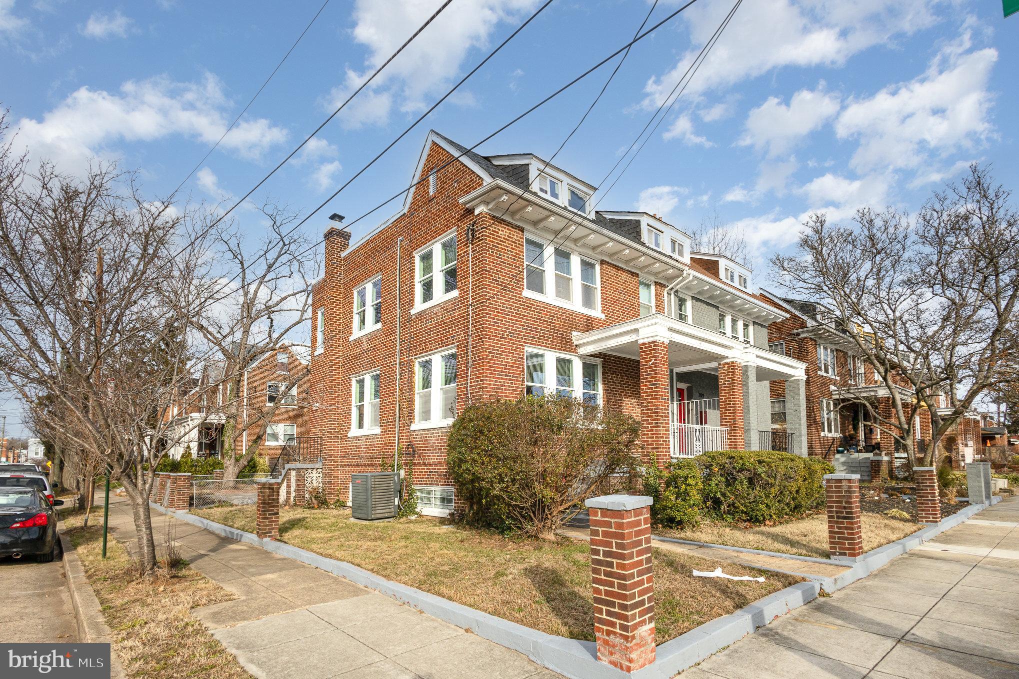 711 QUACKENBOS STREET NW