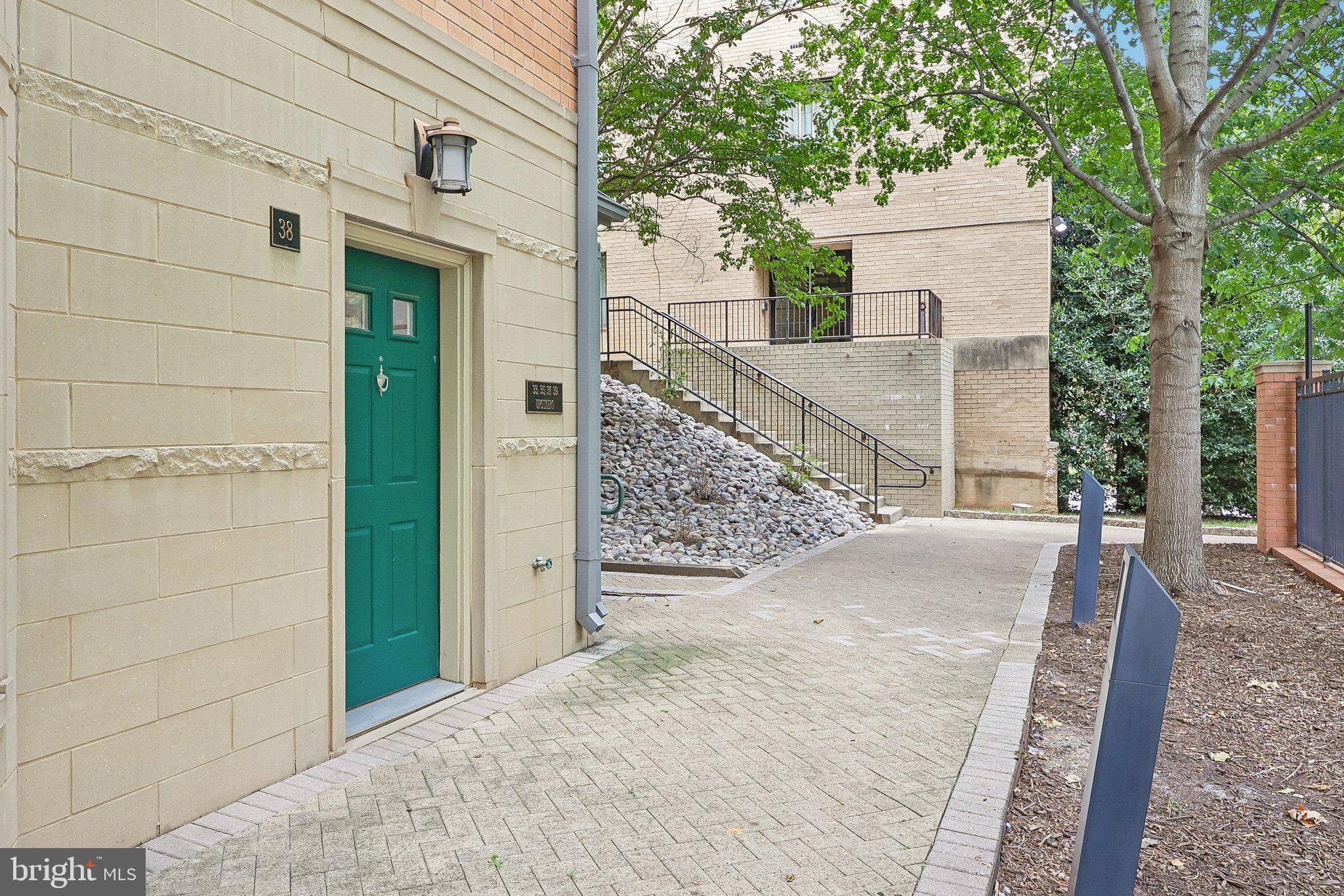 2203 12TH COURT N 38