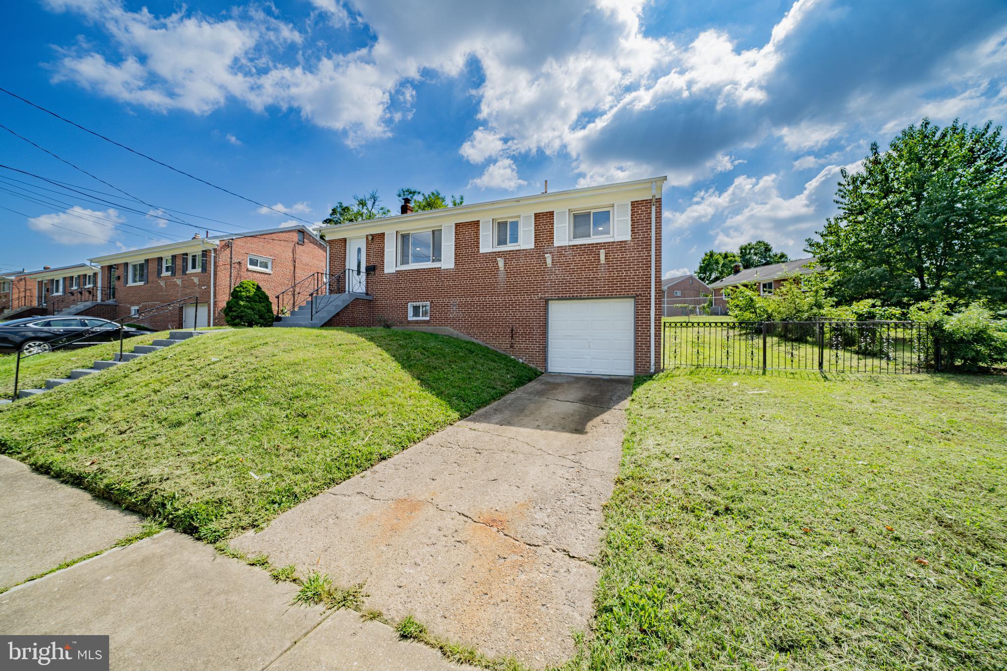 2521 SAINT CLAIR DRIVE