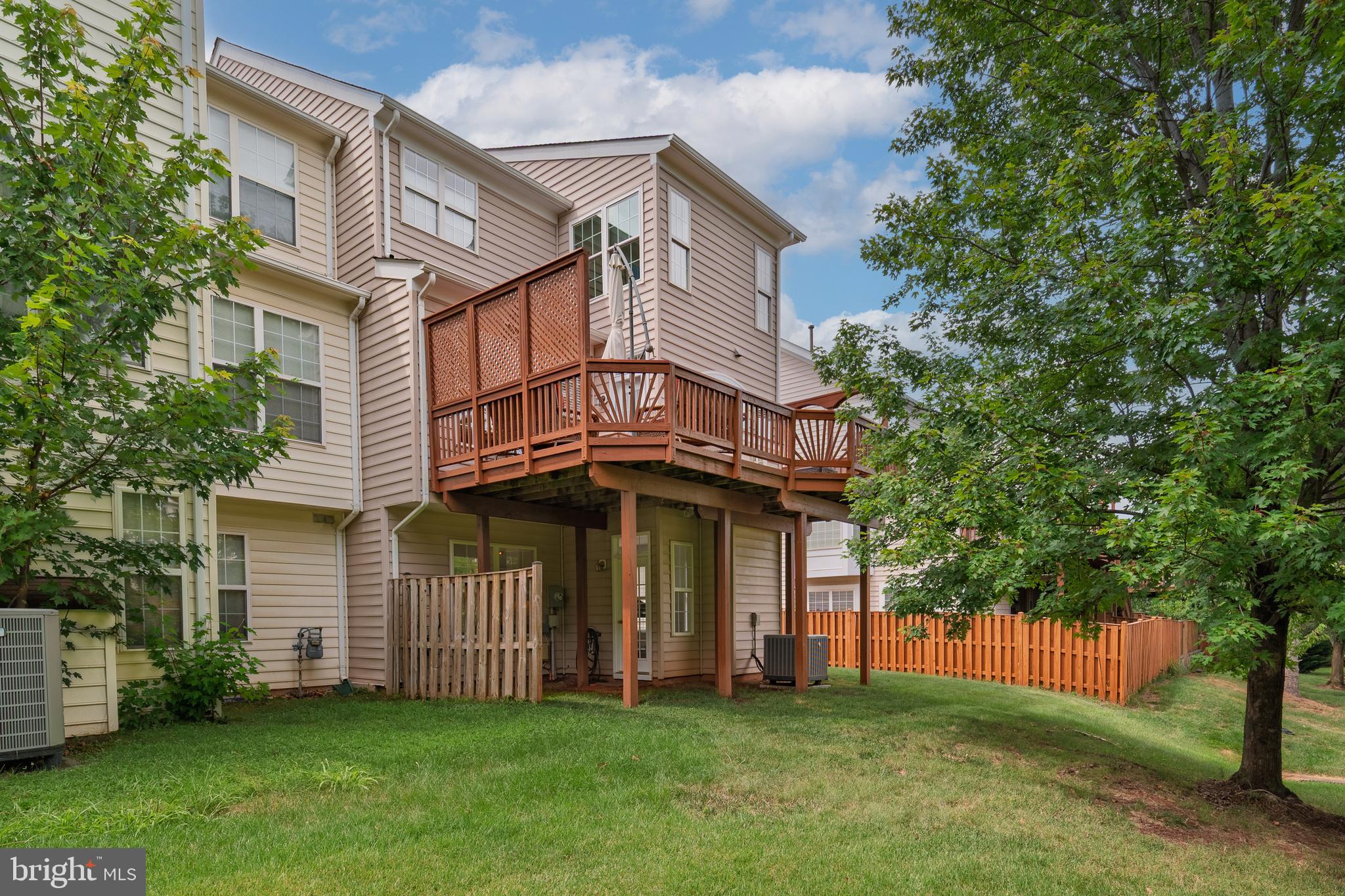 ASHBURN VILLAGE - Residential