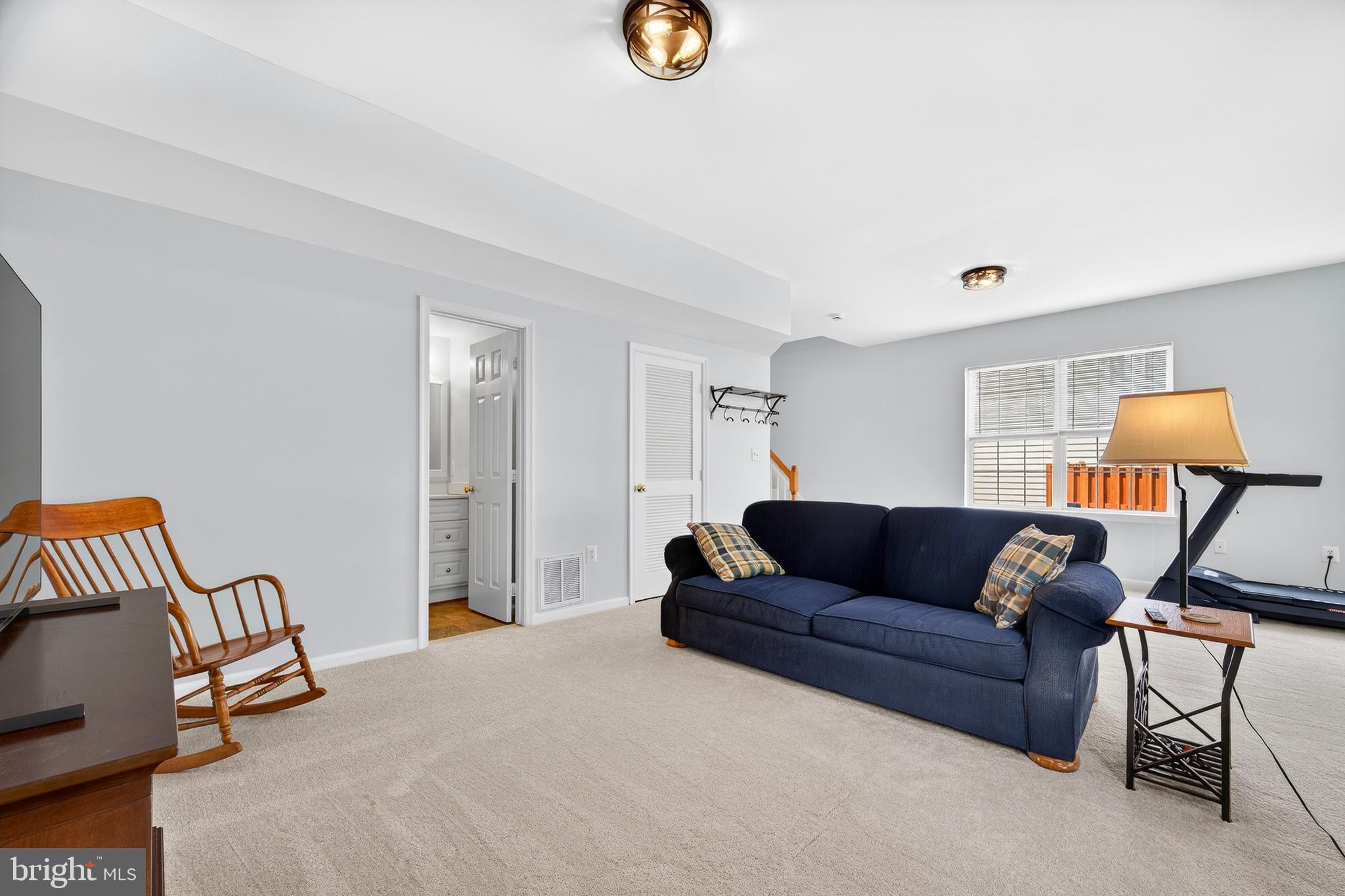 ASHBURN VILLAGE - Residential