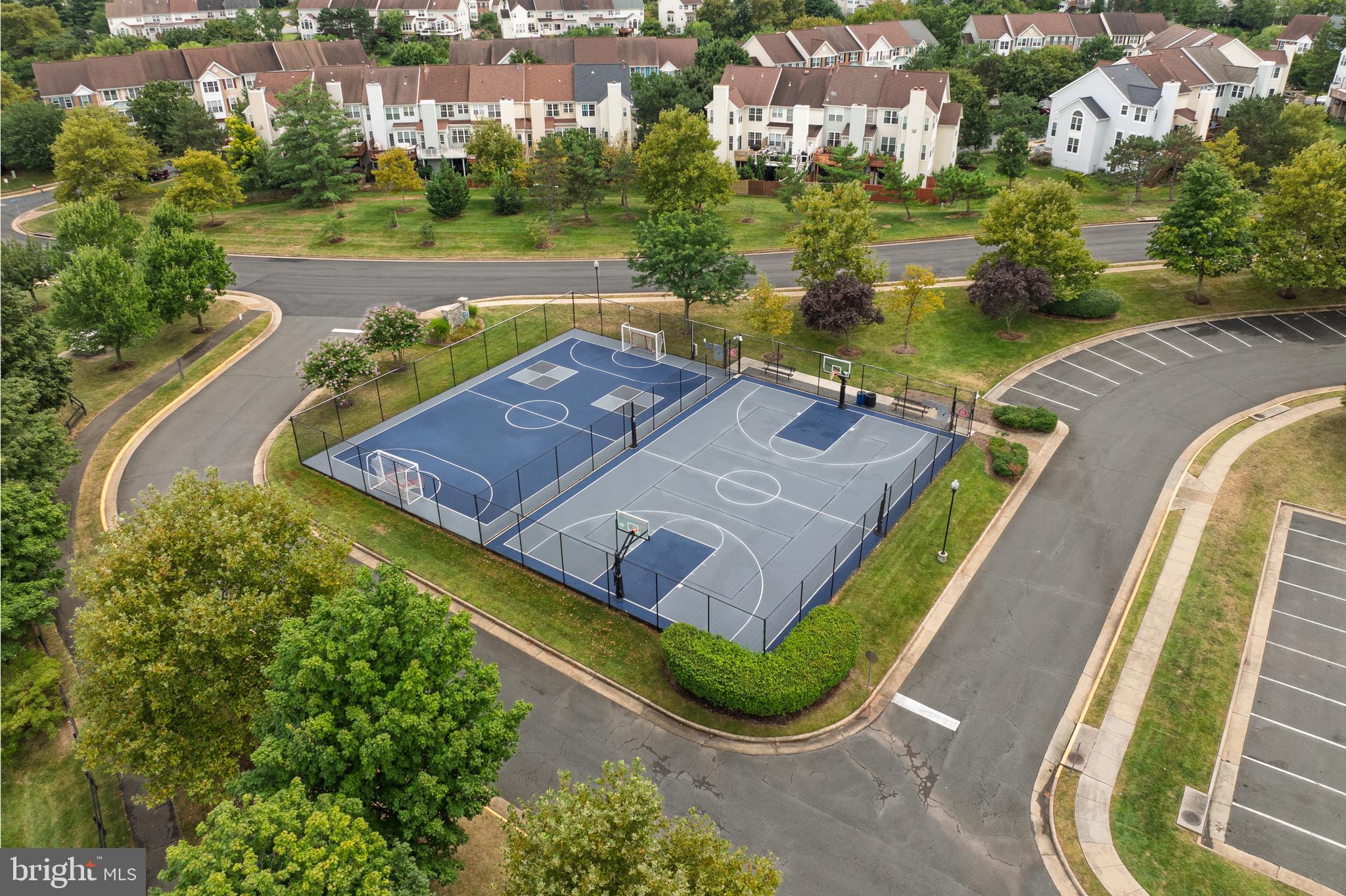 ASHBURN VILLAGE - Residential