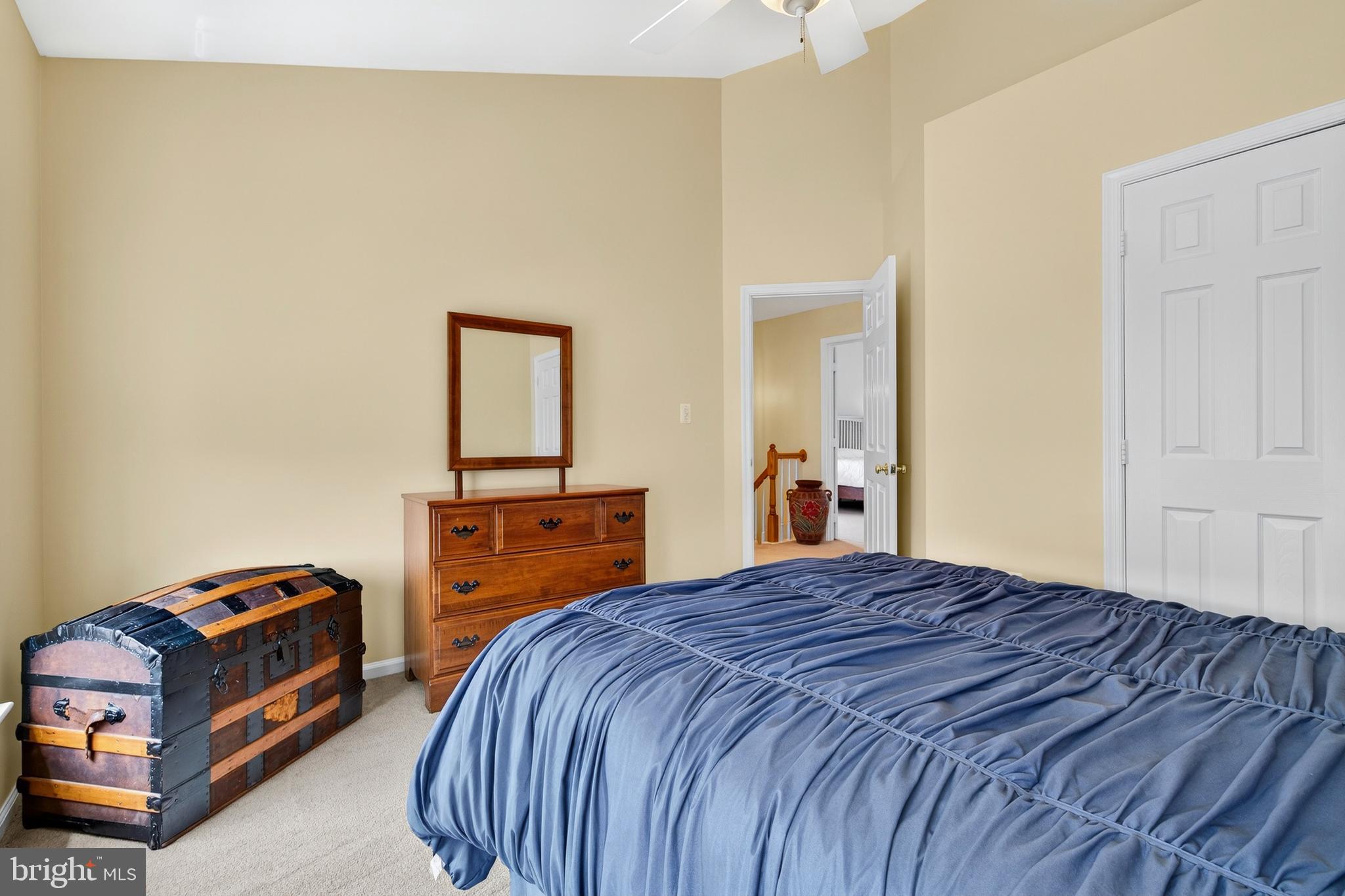 ASHBURN VILLAGE - Residential