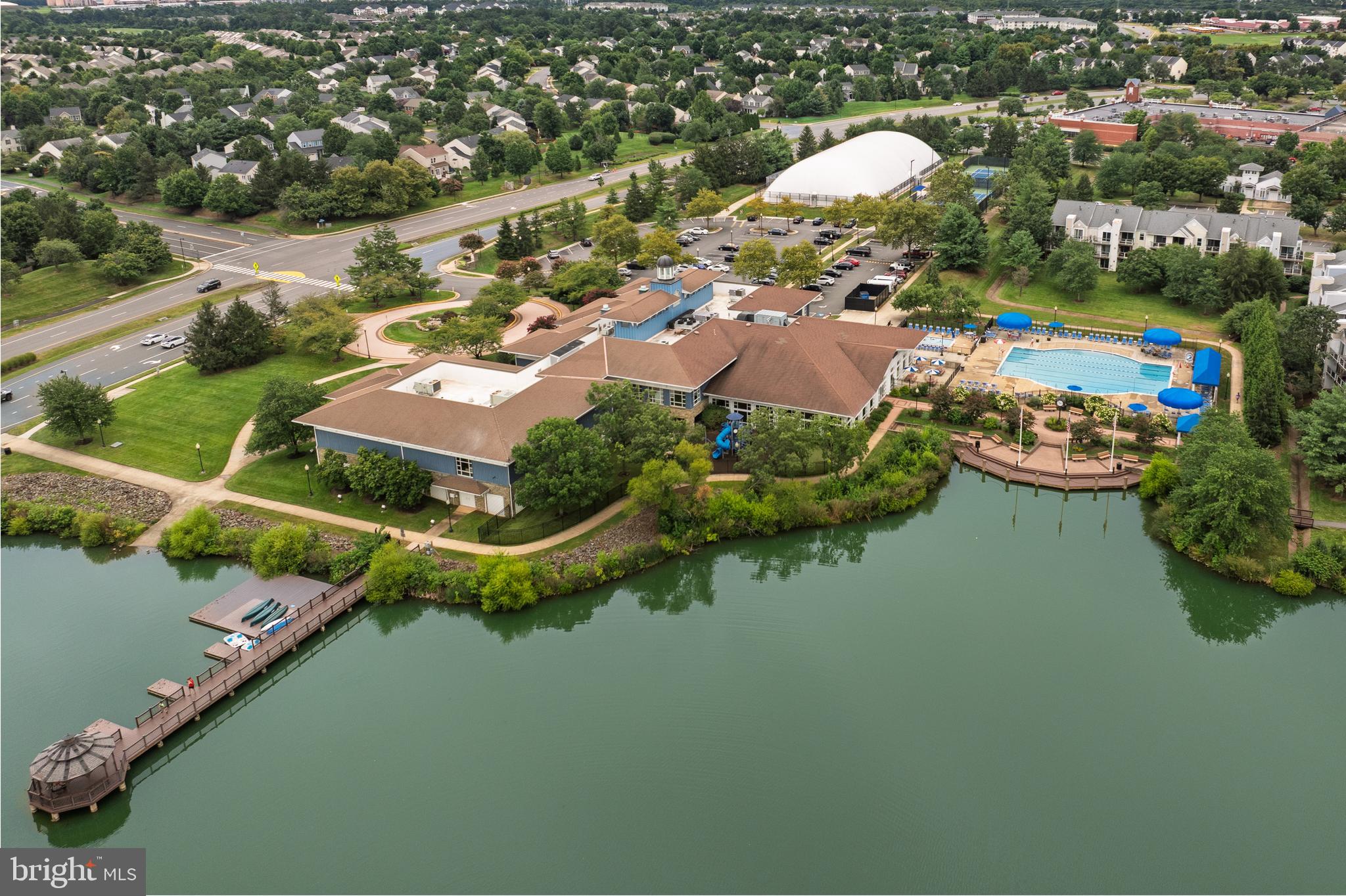 ASHBURN VILLAGE - Residential