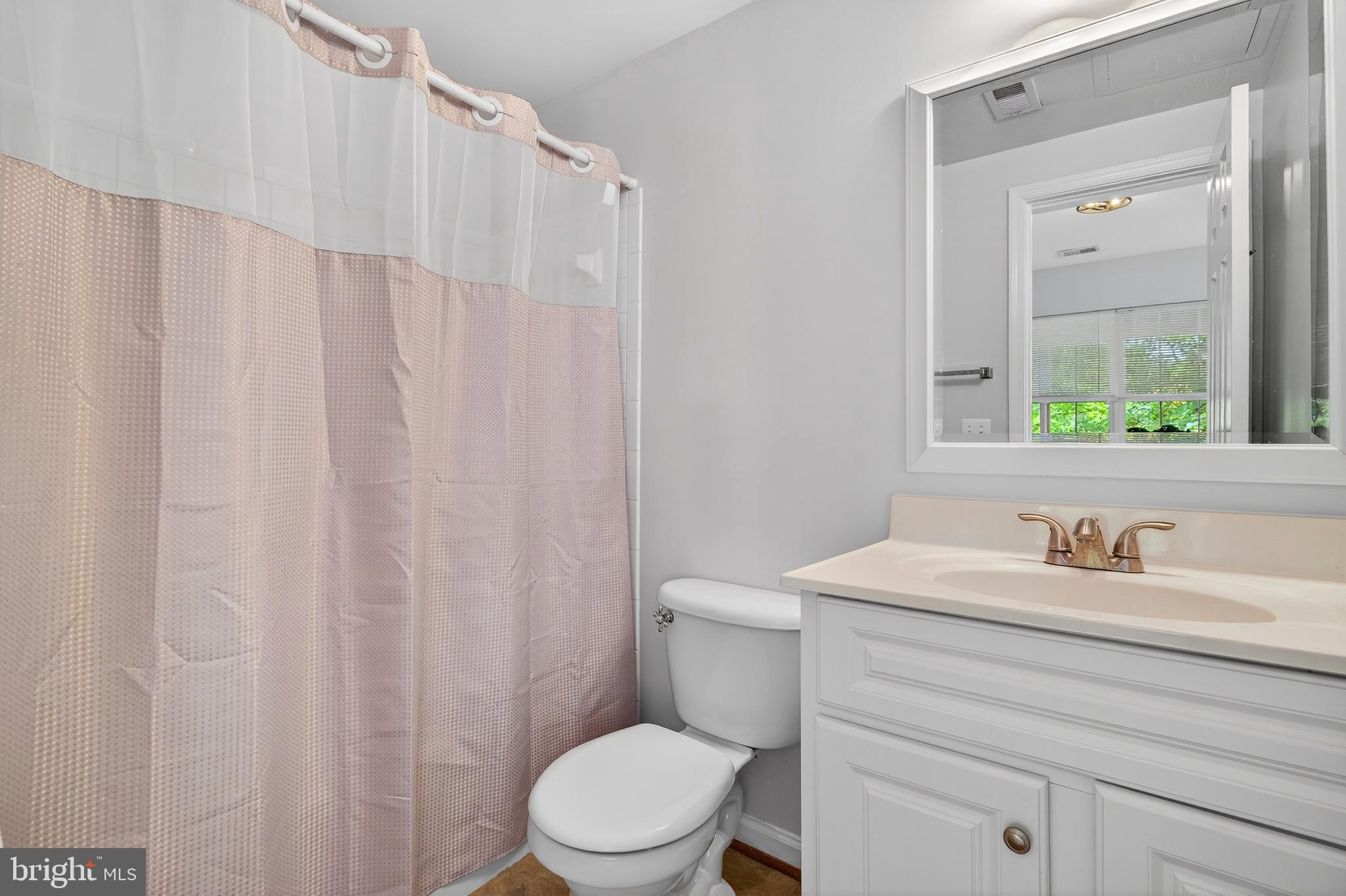 ASHBURN VILLAGE - Residential