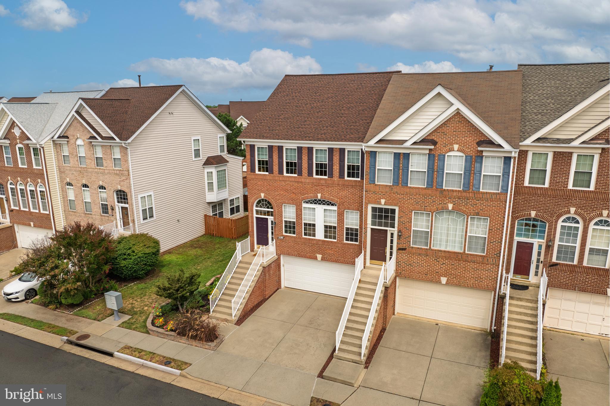 ASHBURN VILLAGE - Residential