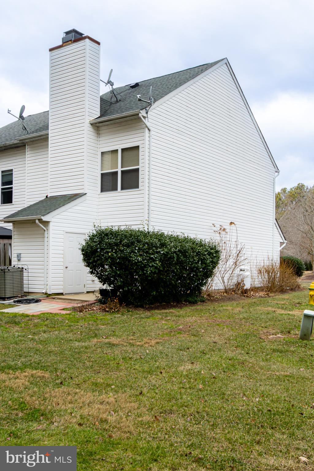 48247 PICKETTS HARBOR COURT