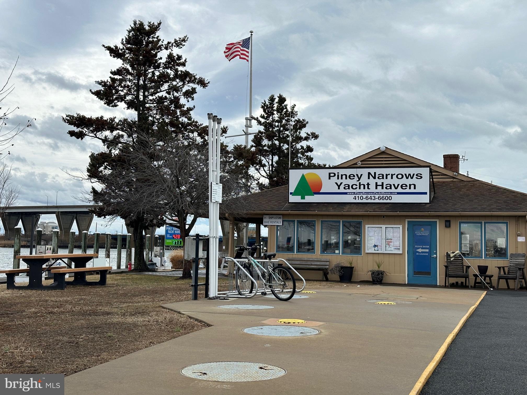 PINEY NARROWS - Residential