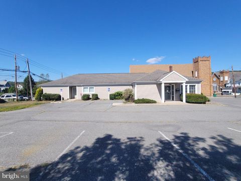 Photo of 135 E 3rd Street, MOUNT CARMEL, PA 17851 (MLS # PANU2002690)