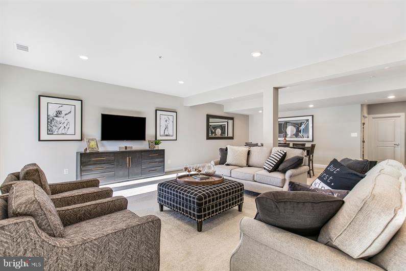 WAYNE GLEN - Residential