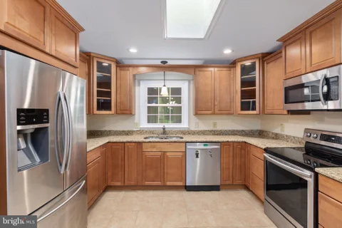 MLS: VAPW2124906