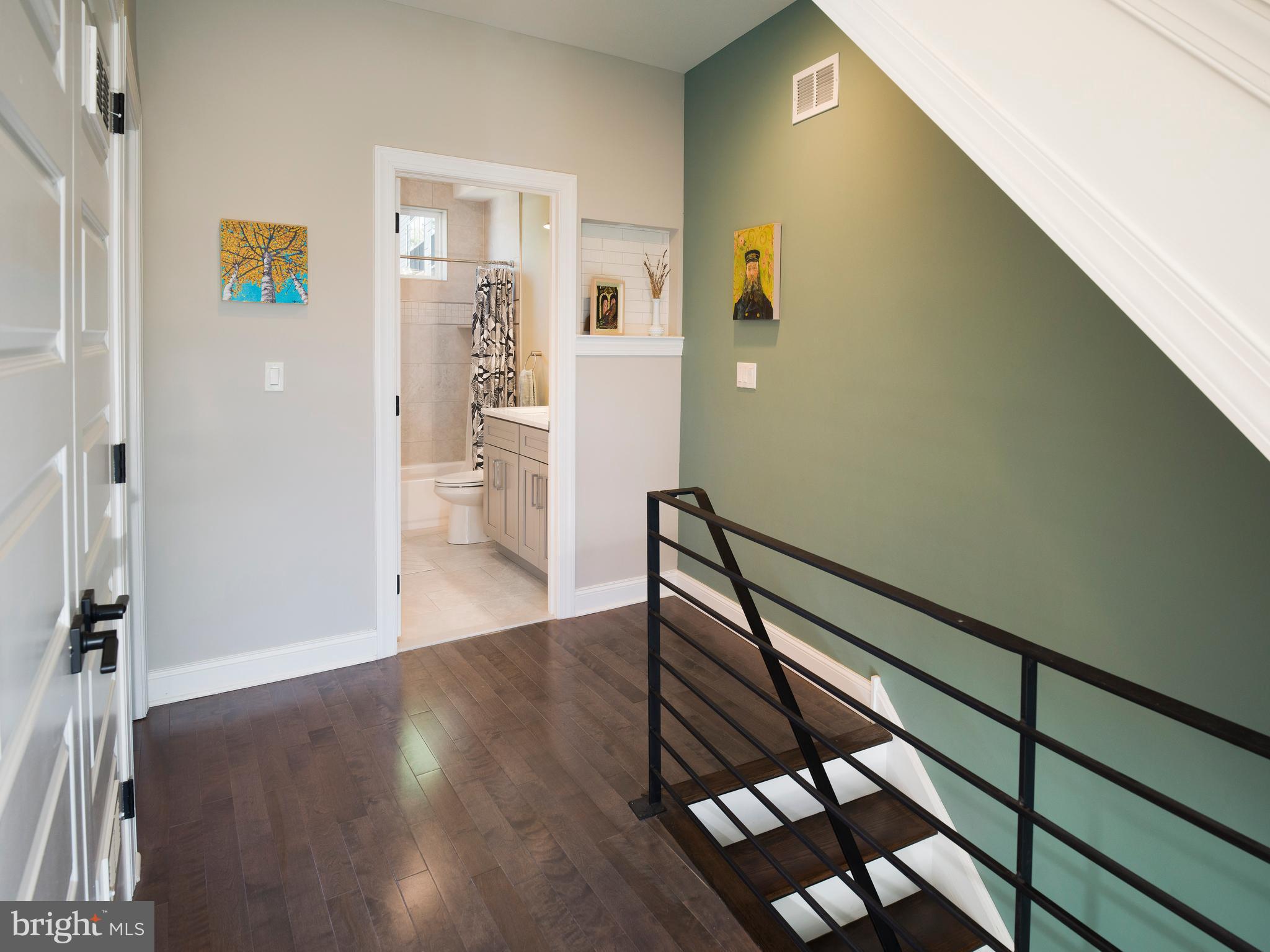ROXBOROUGH - Residential