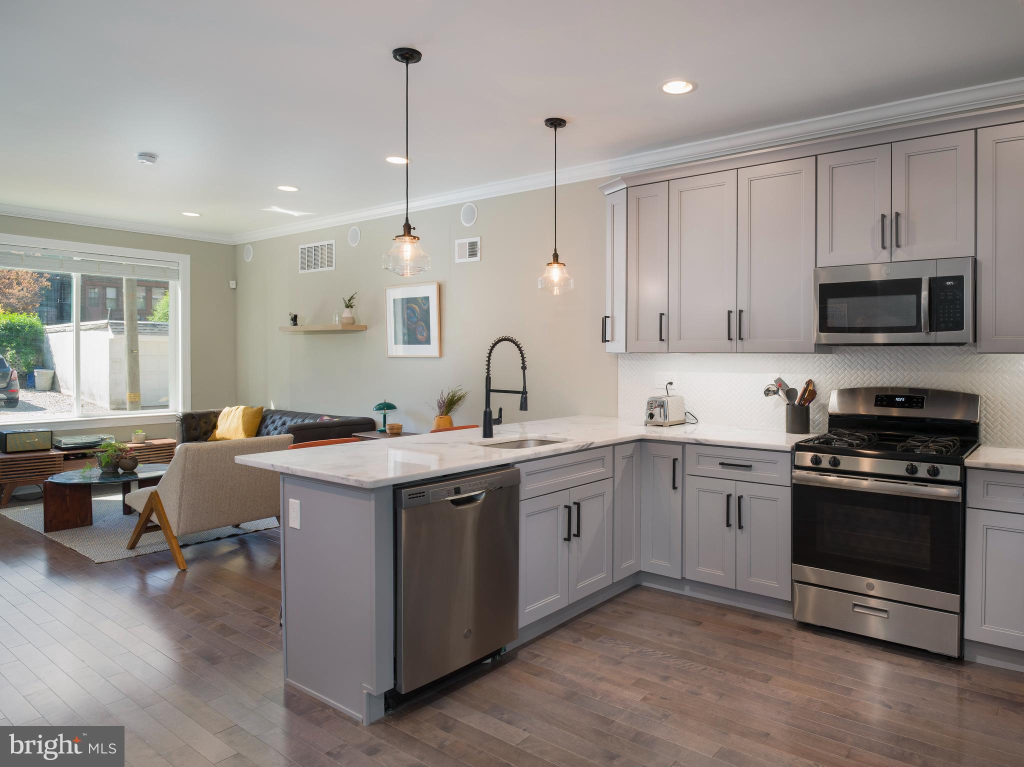 ROXBOROUGH - Residential