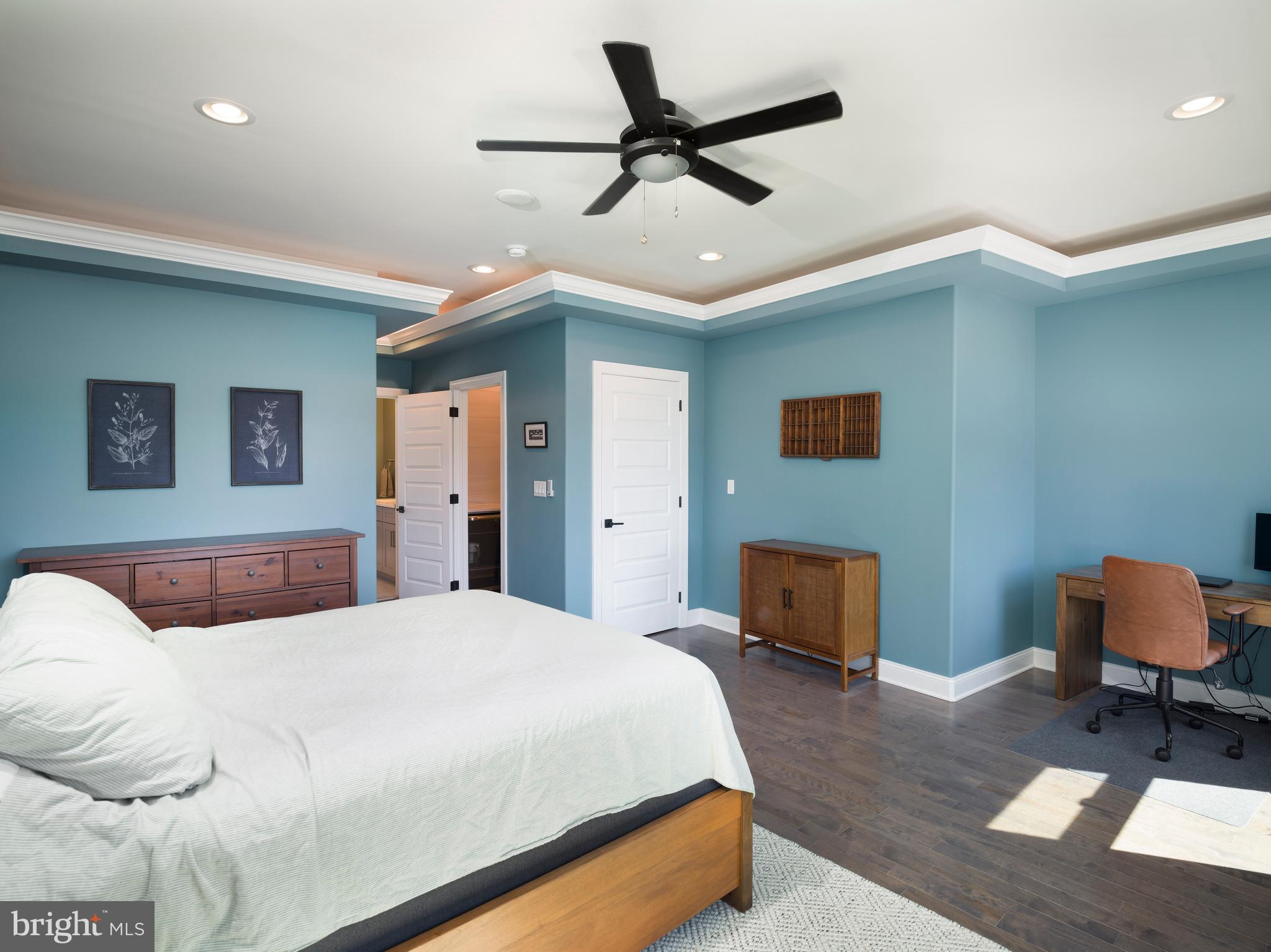 ROXBOROUGH - Residential
