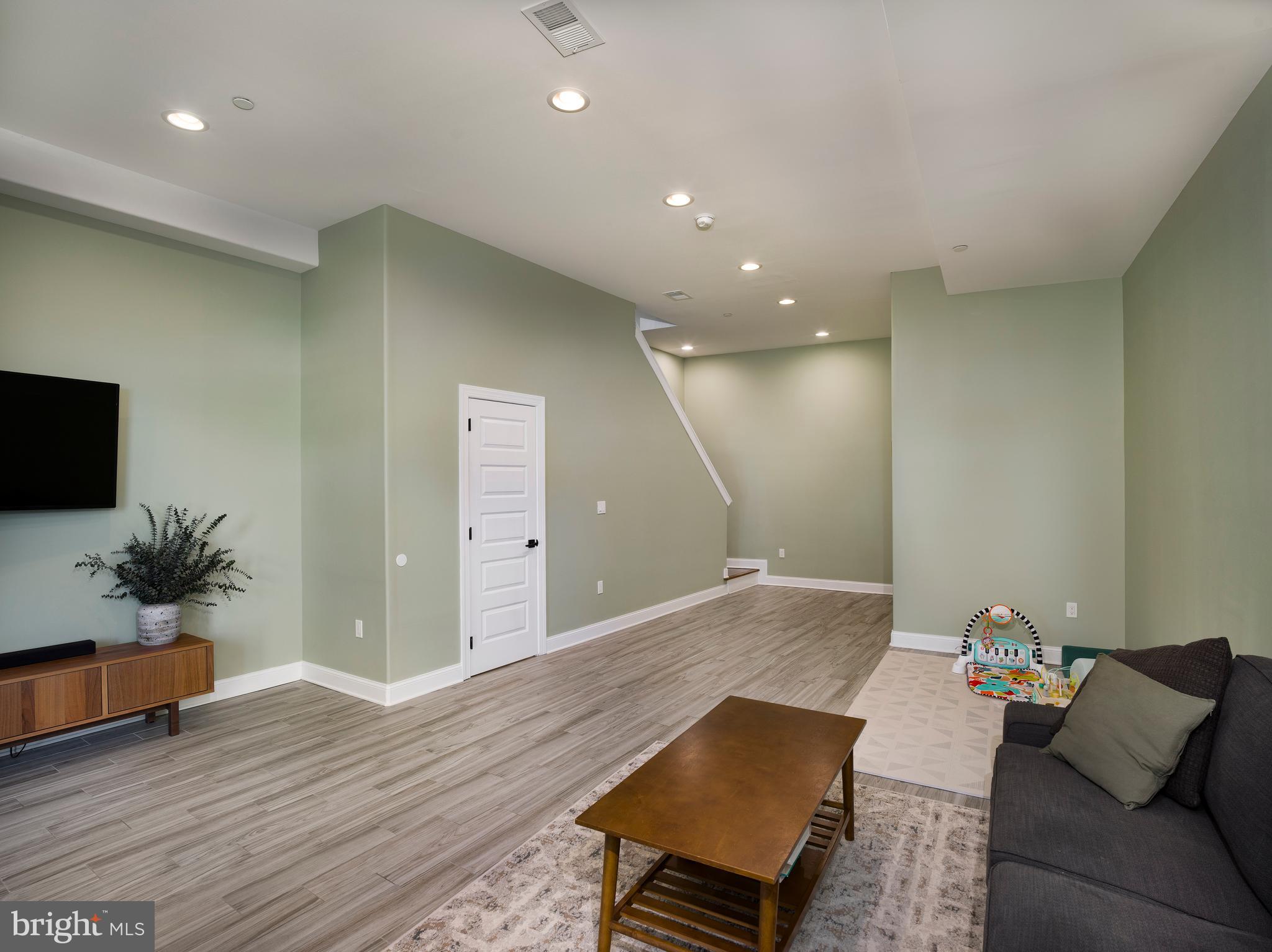 ROXBOROUGH - Residential