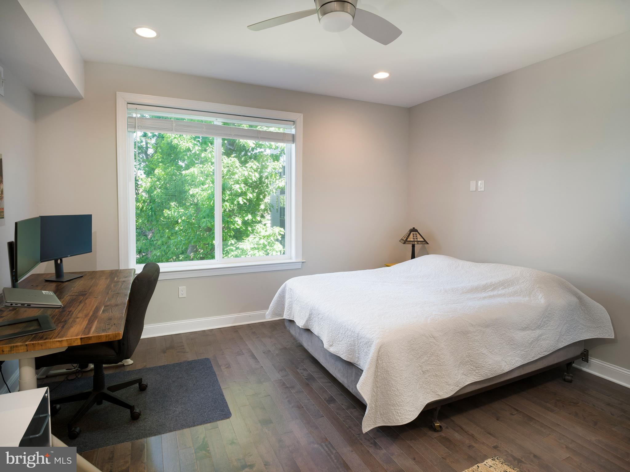 ROXBOROUGH - Residential