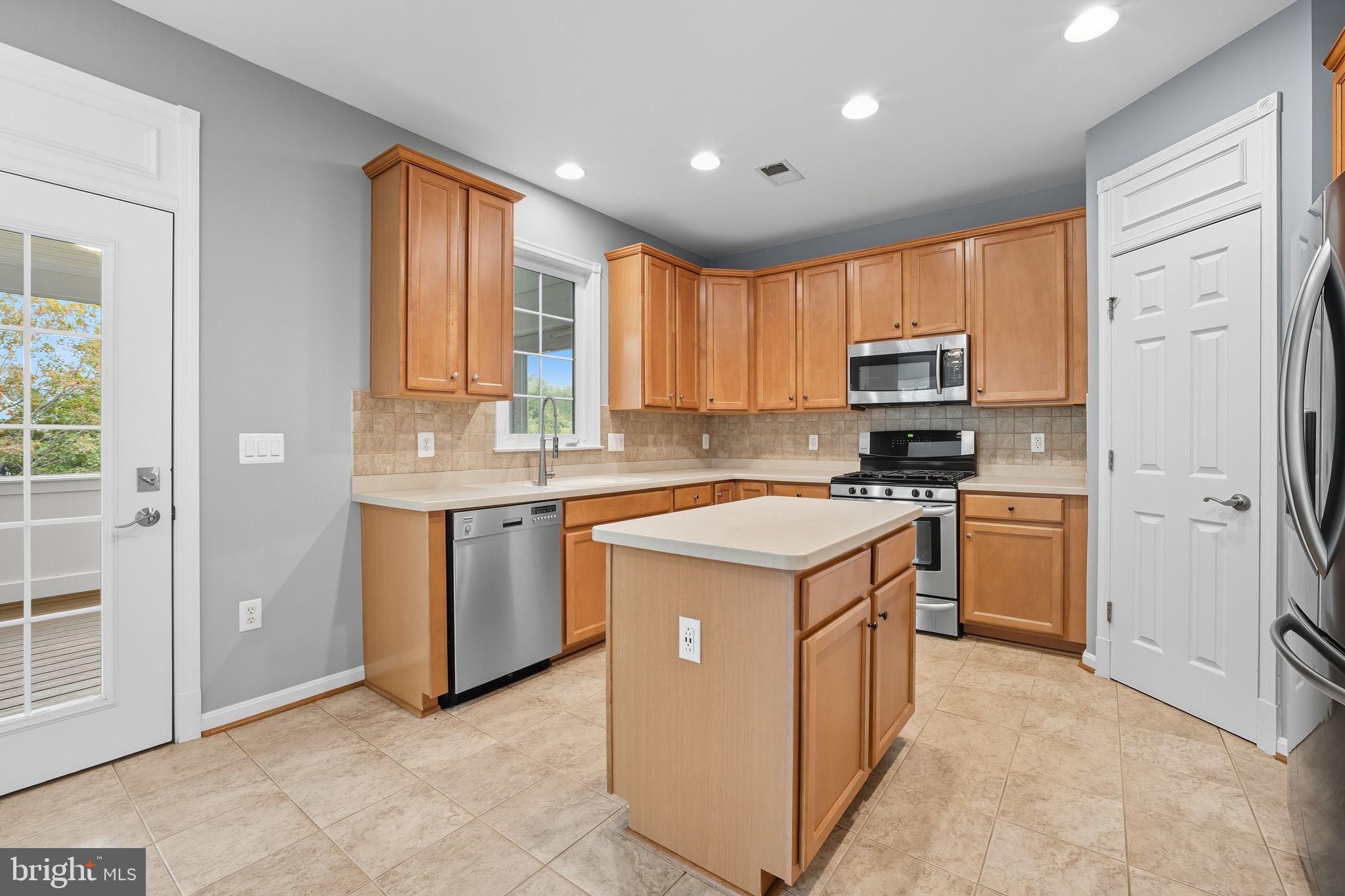 LINTON CREST - Residential