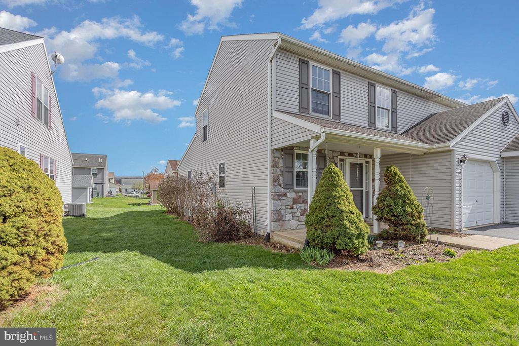 Photo of 474 Daisy Drive, NEW HOLLAND, PA 17557 (MLS # PALA2066982)
