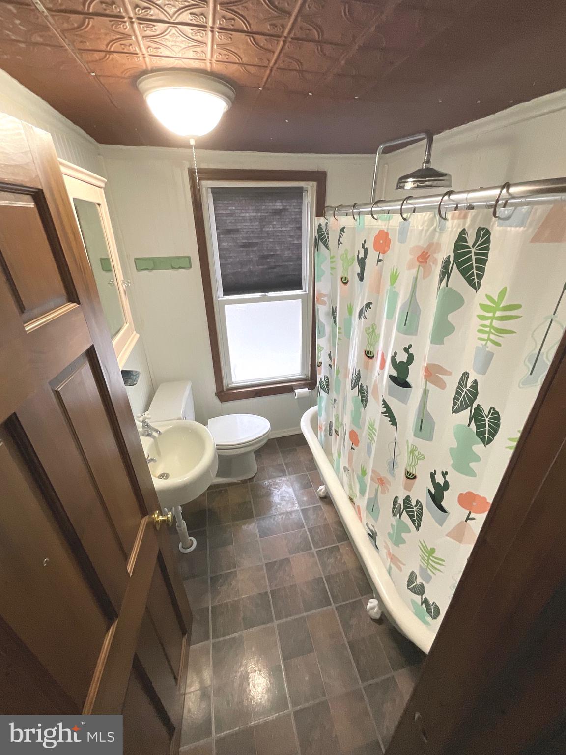 MANAYUNK - Residential Lease