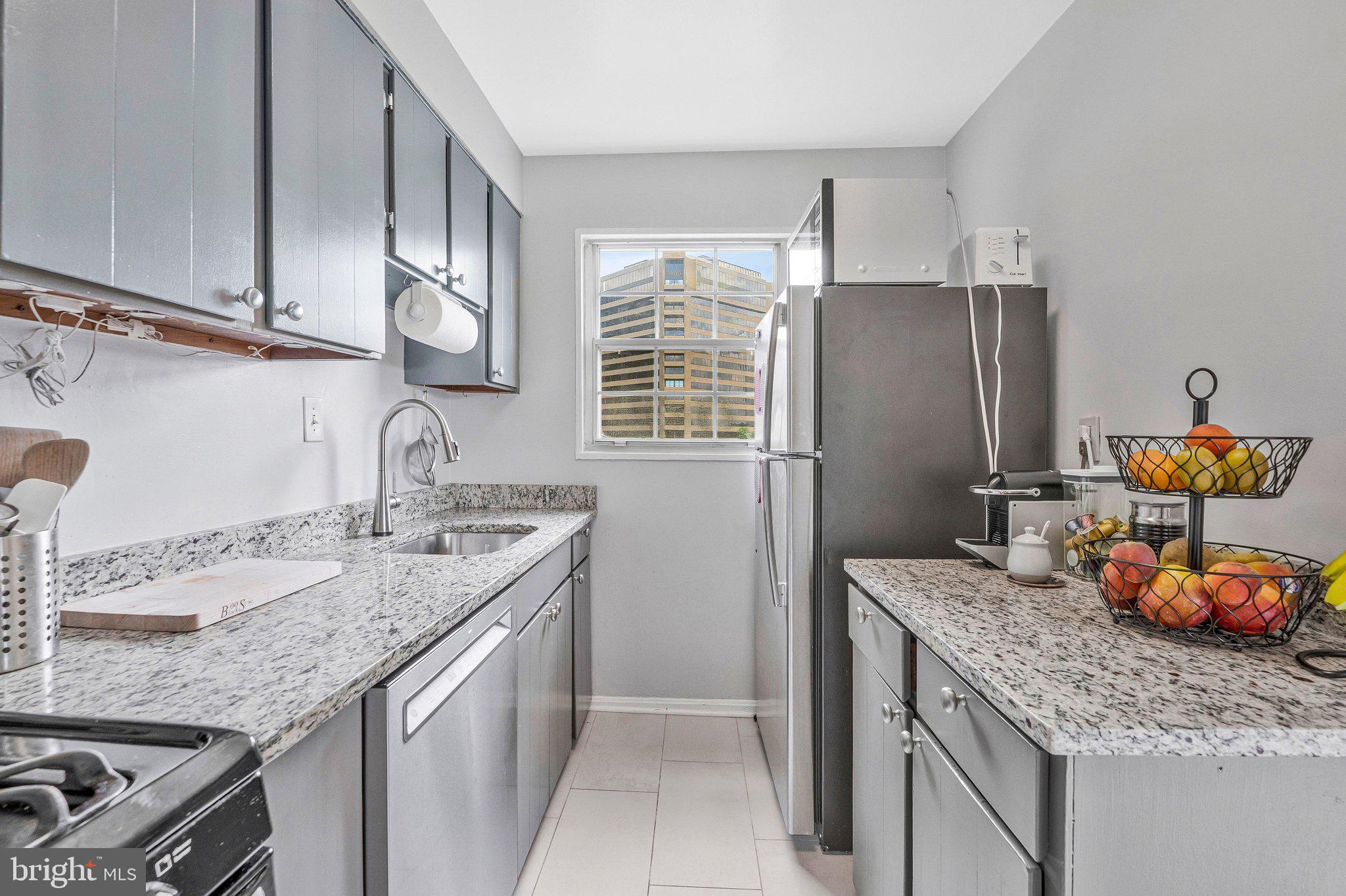 1427 N NASH STREET N N-202