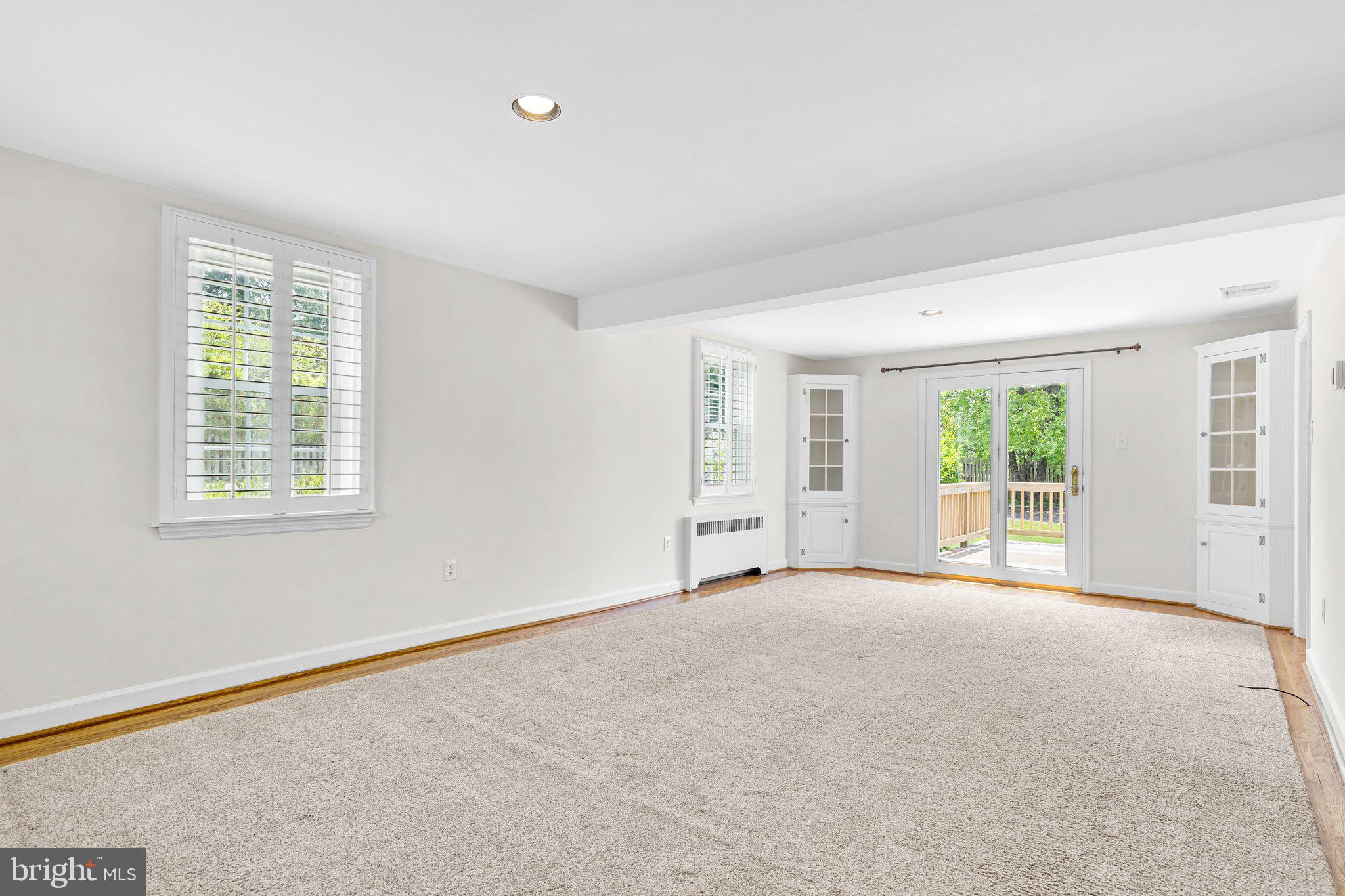28 CREST AVENUE