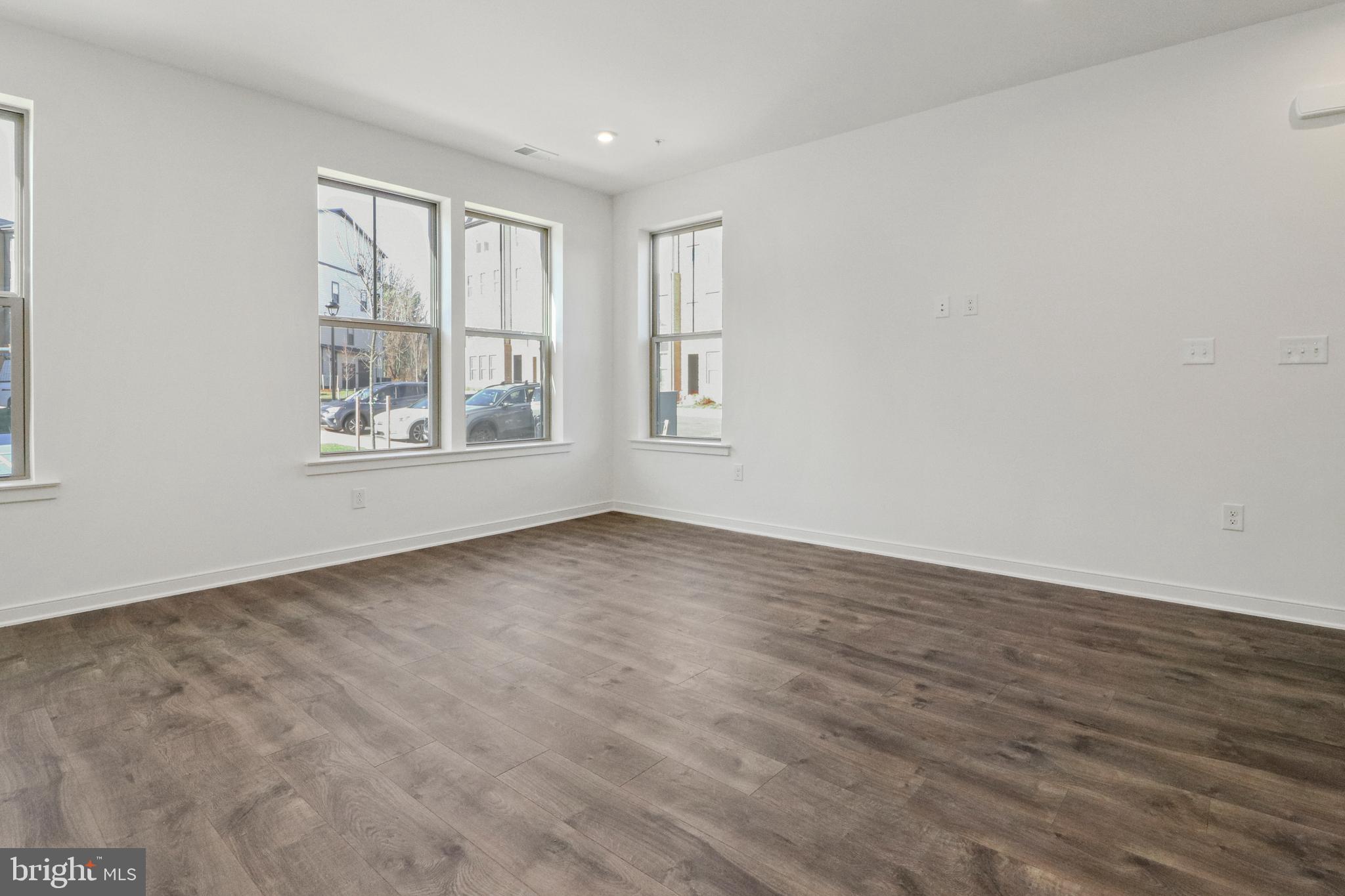 REGAL CHASE - Residential Lease