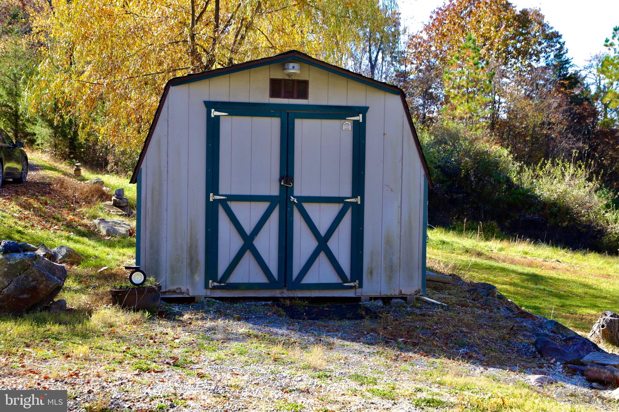 HICKORY WOODS - Residential