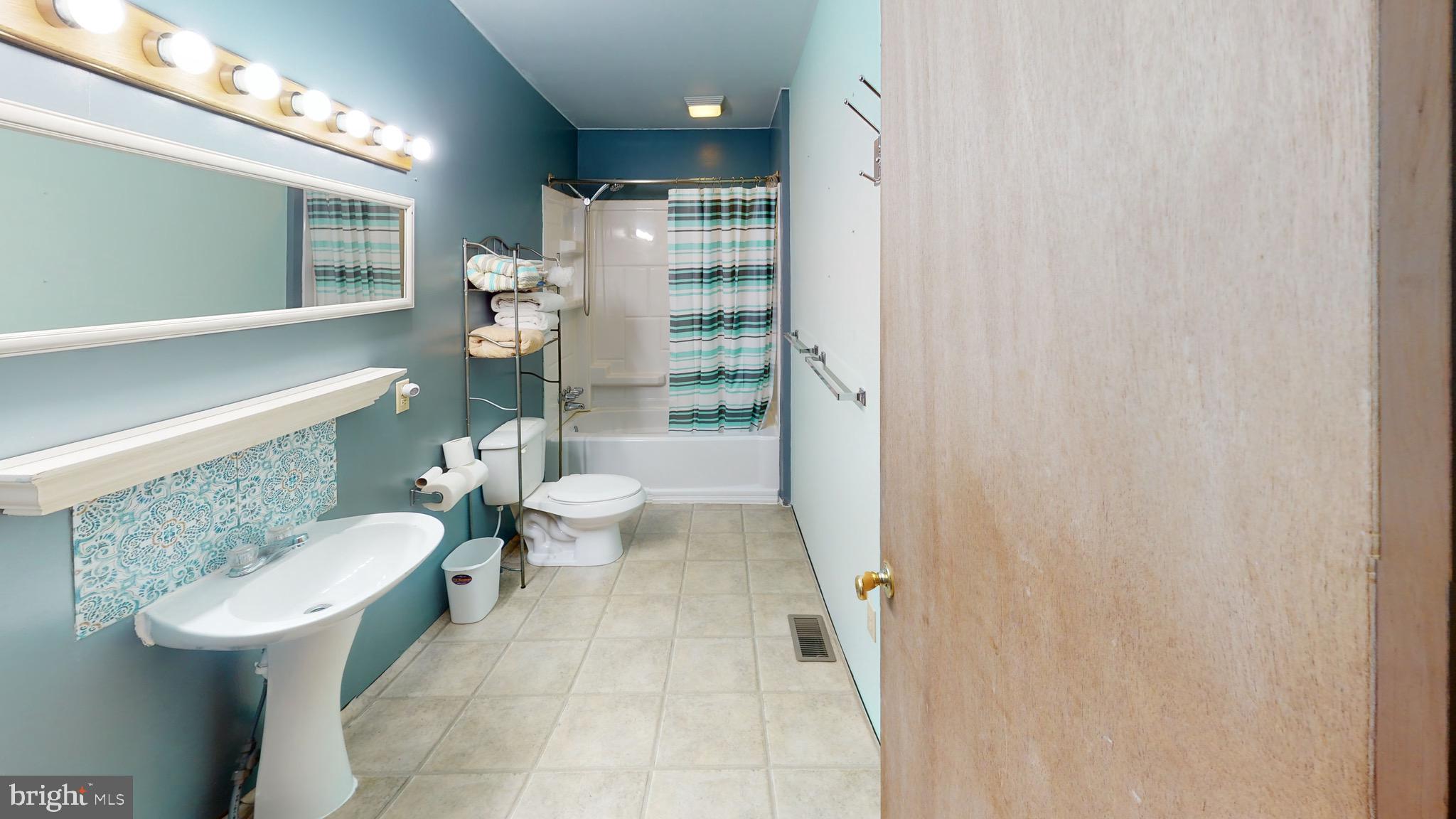 HICKORY WOODS - Residential