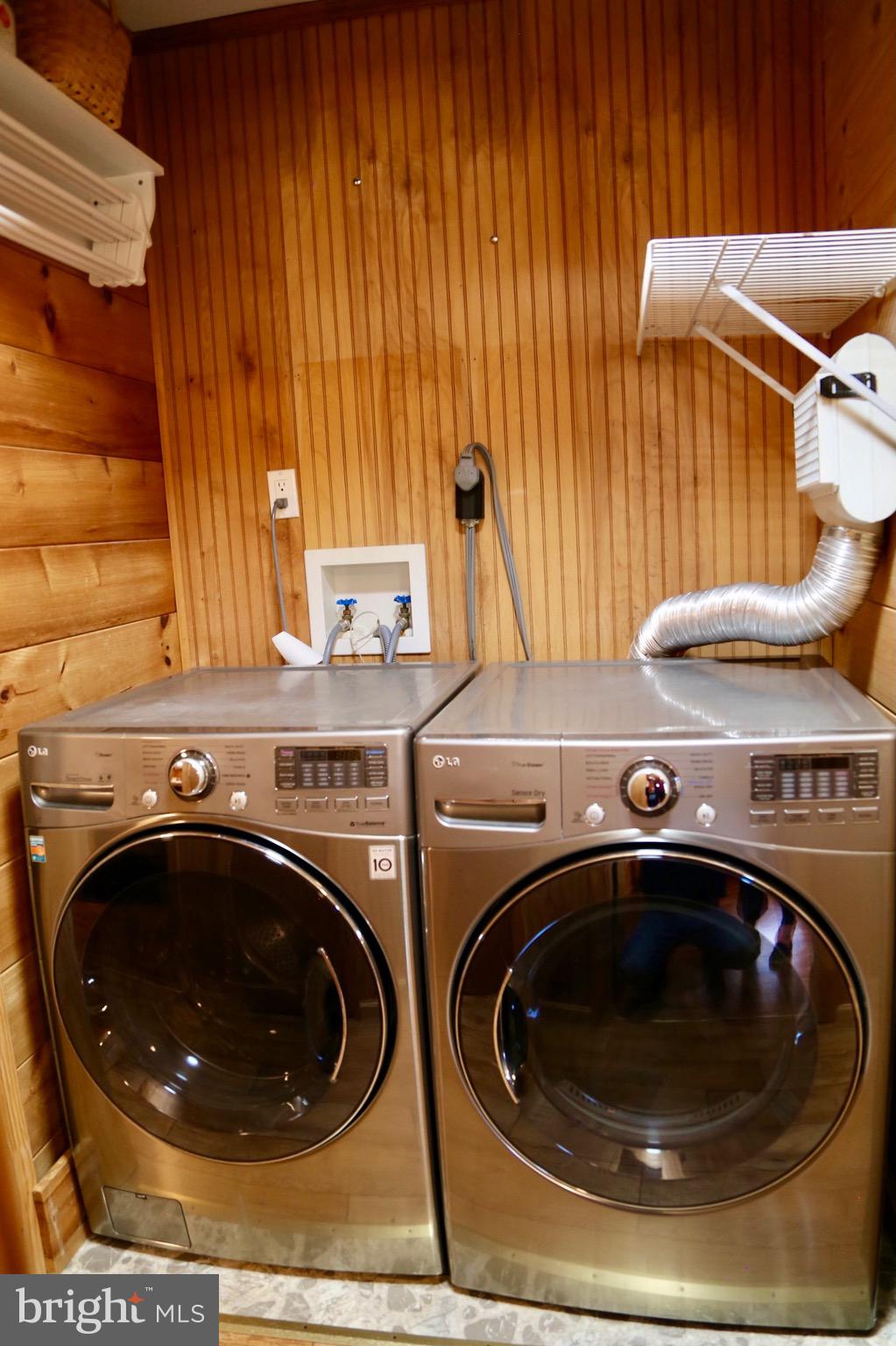 HICKORY WOODS - Residential