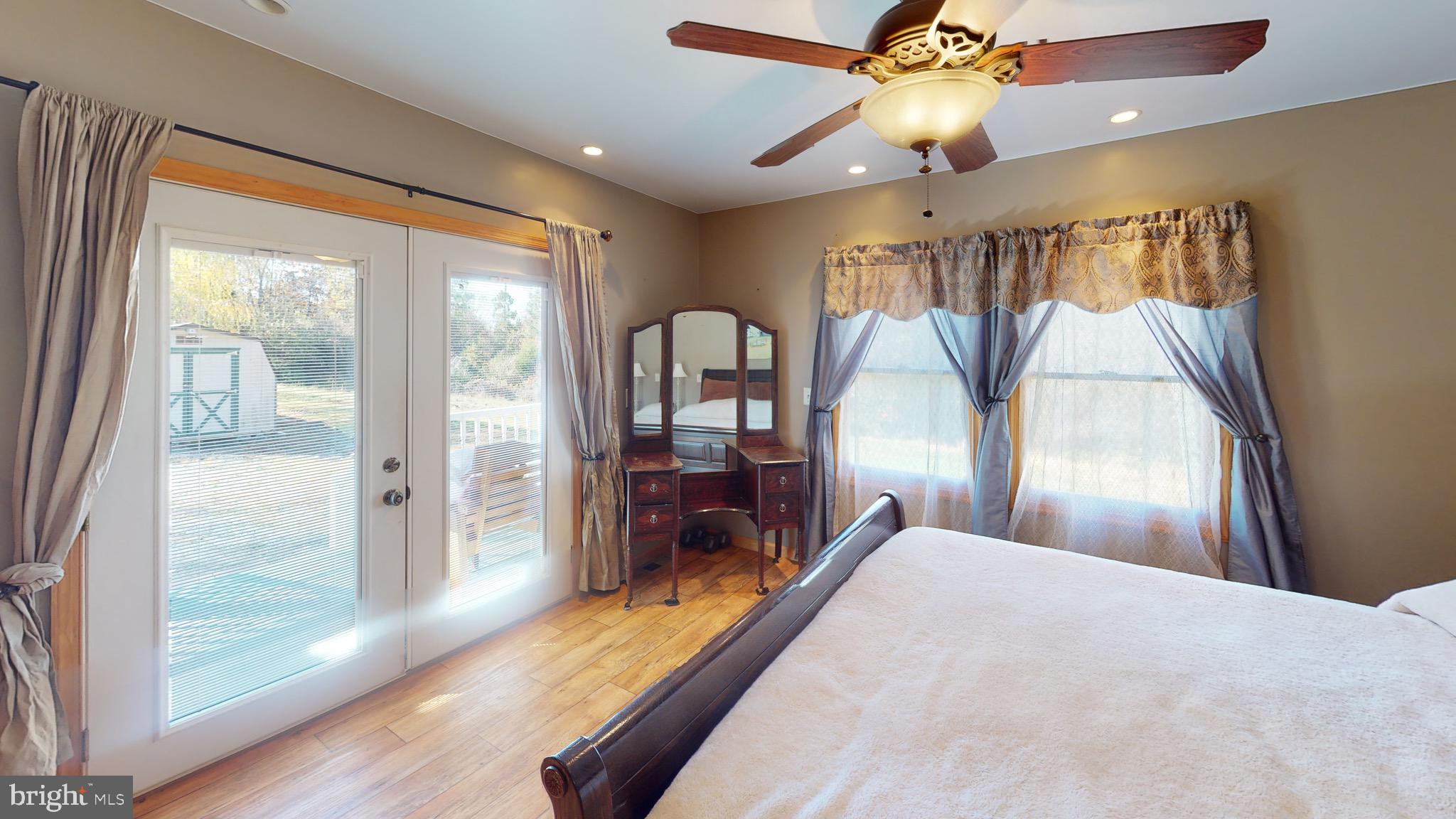 HICKORY WOODS - Residential