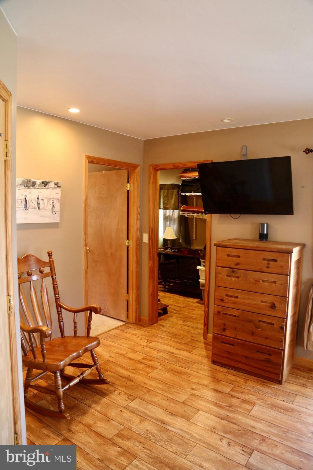 HICKORY WOODS - Residential