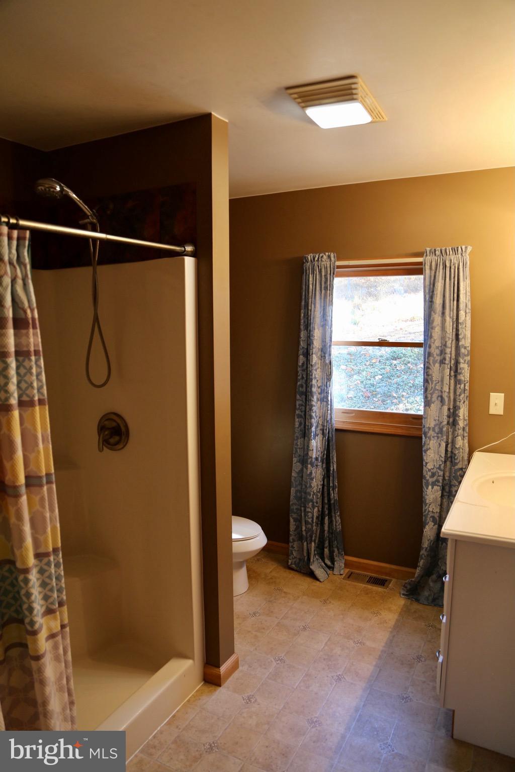 HICKORY WOODS - Residential