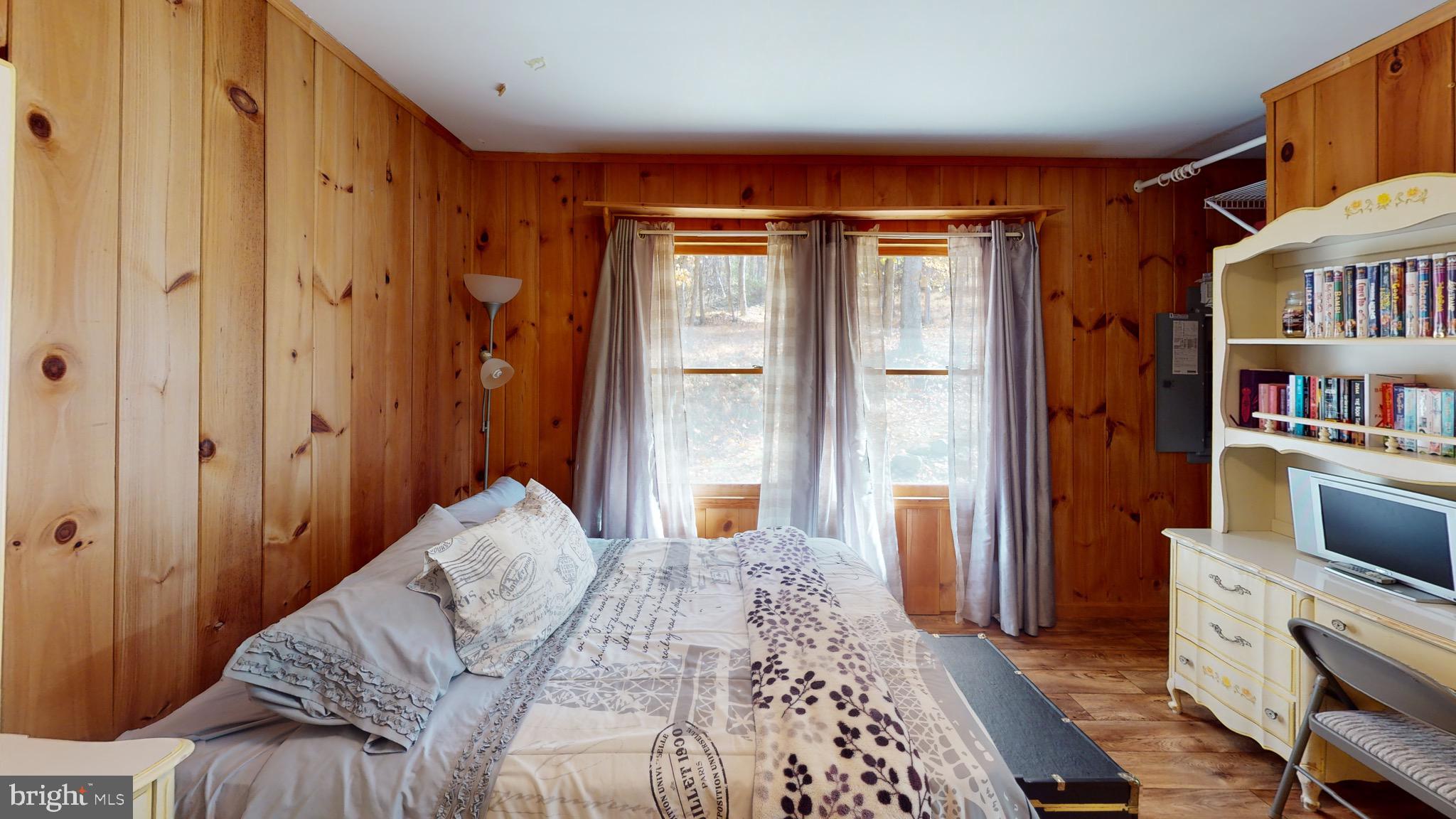 HICKORY WOODS - Residential