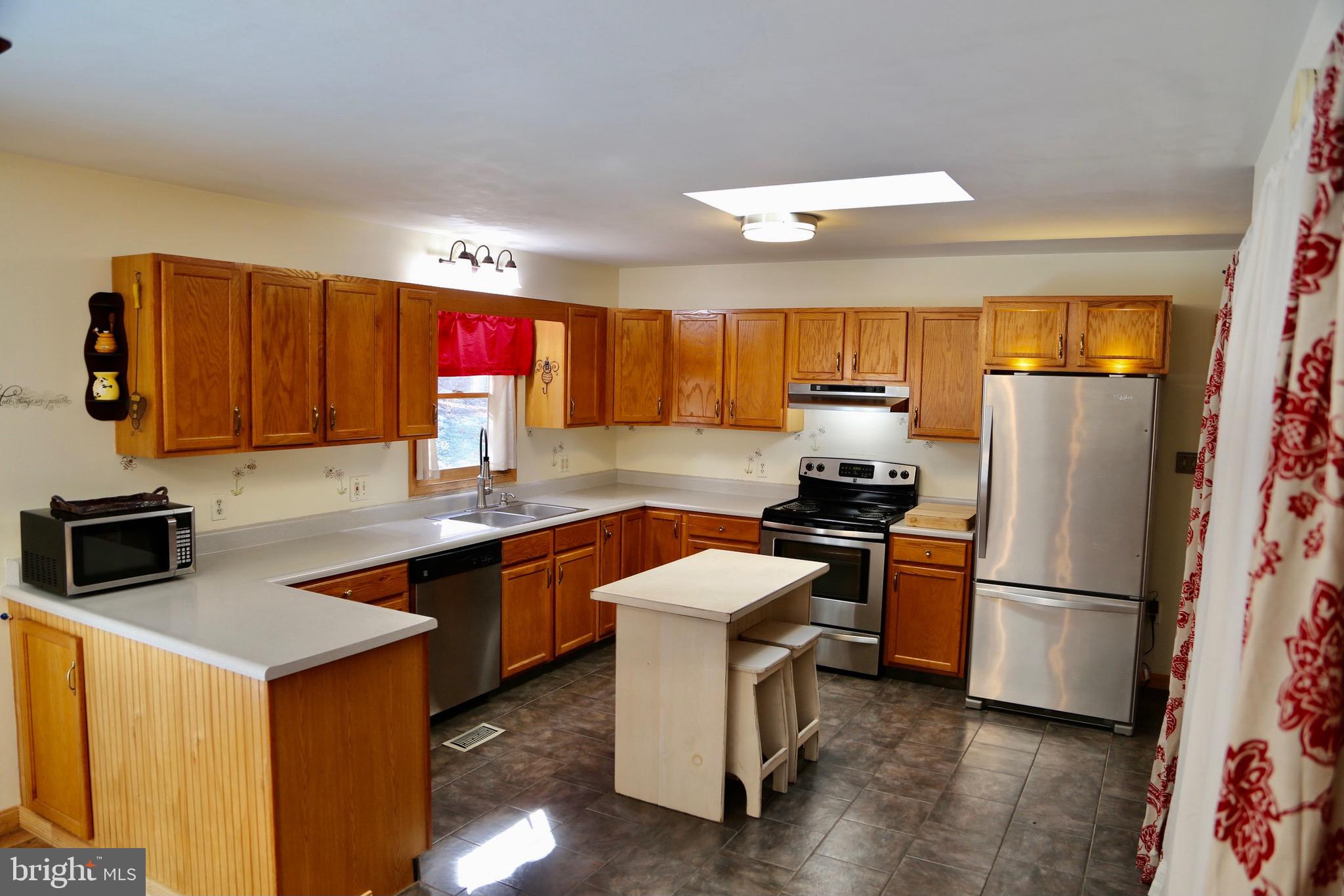 HICKORY WOODS - Residential