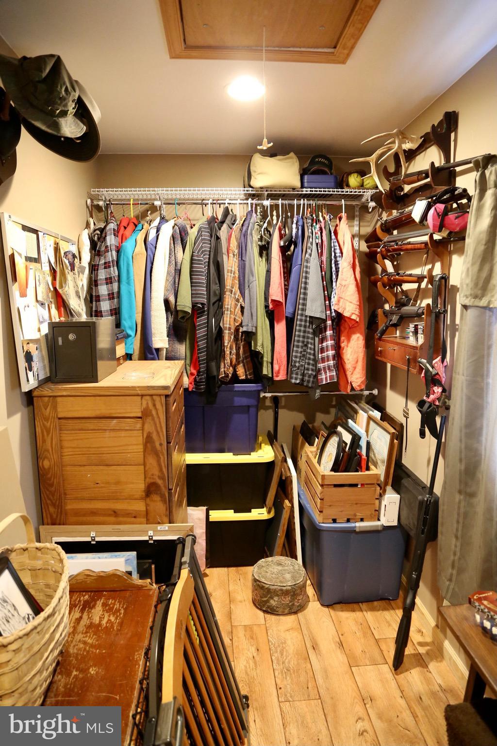 HICKORY WOODS - Residential