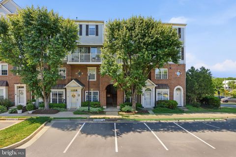 1734 KINGSGATE COURT 302 ALEXANDRIA VA 22302