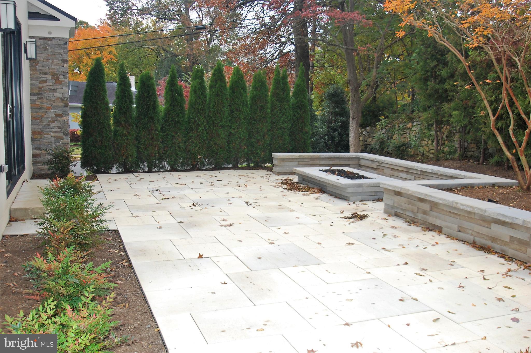 RIVERCREST - Residential