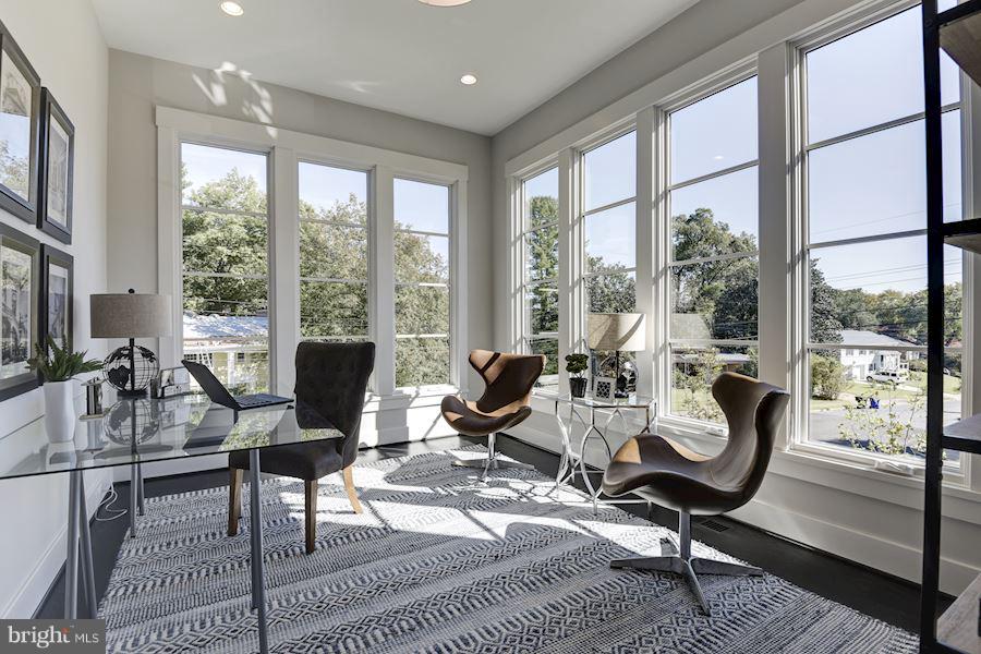 RIVERCREST - Residential