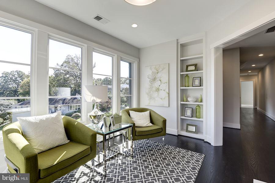 RIVERCREST - Residential