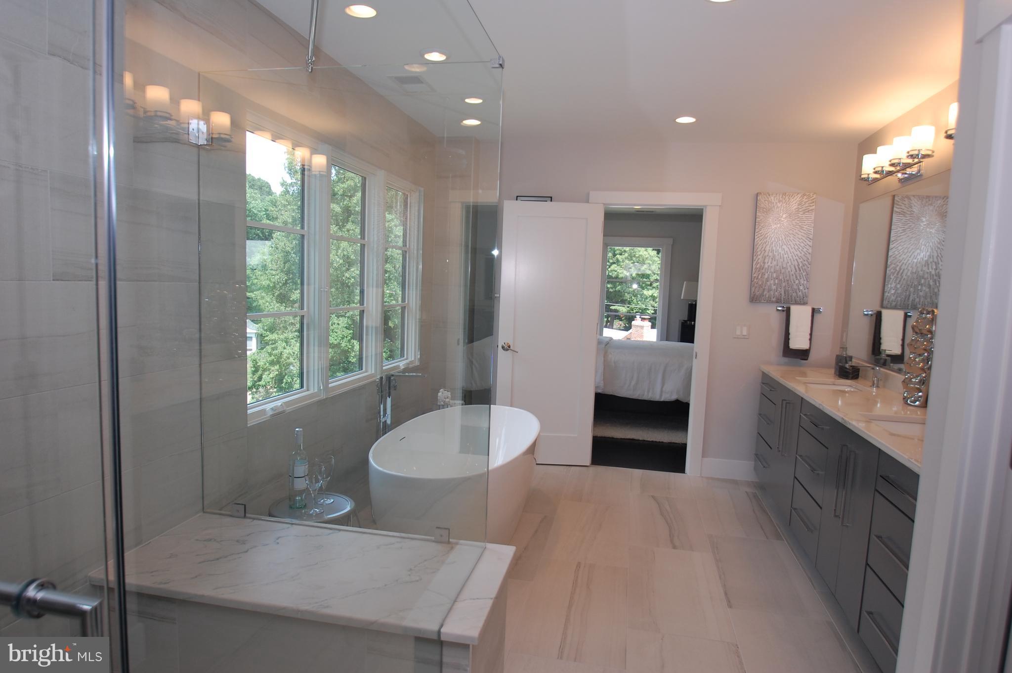 RIVERCREST - Residential