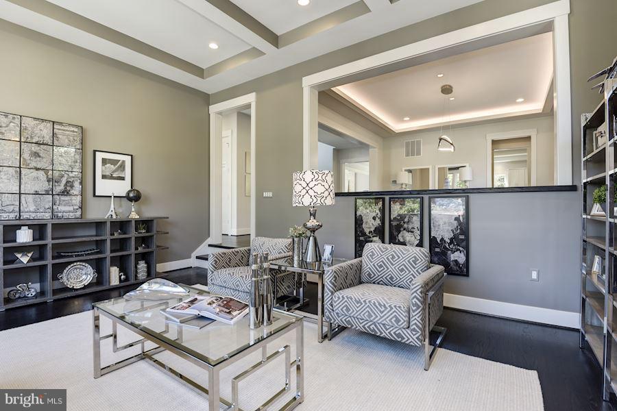 RIVERCREST - Residential