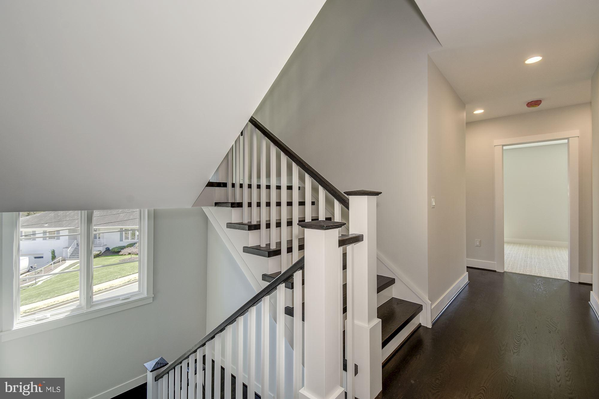 RIVERCREST - Residential