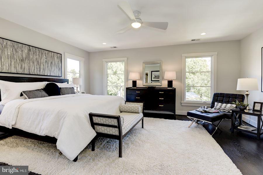 RIVERCREST - Residential