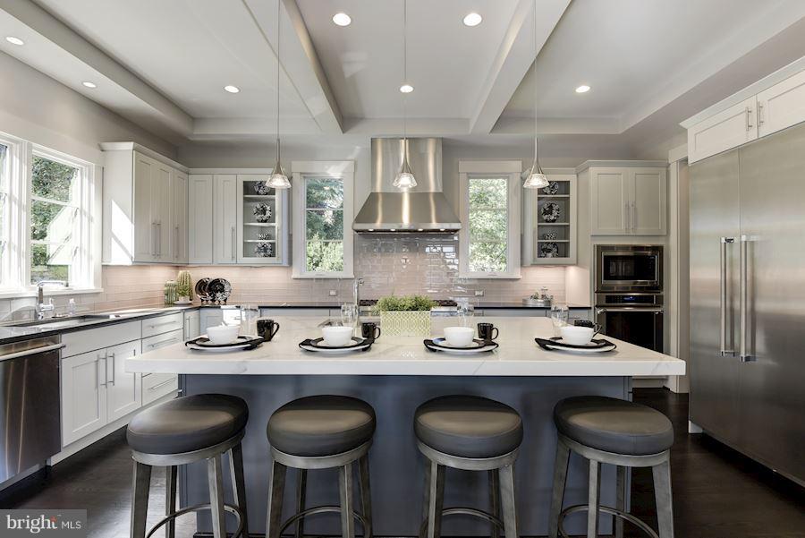 RIVERCREST - Residential