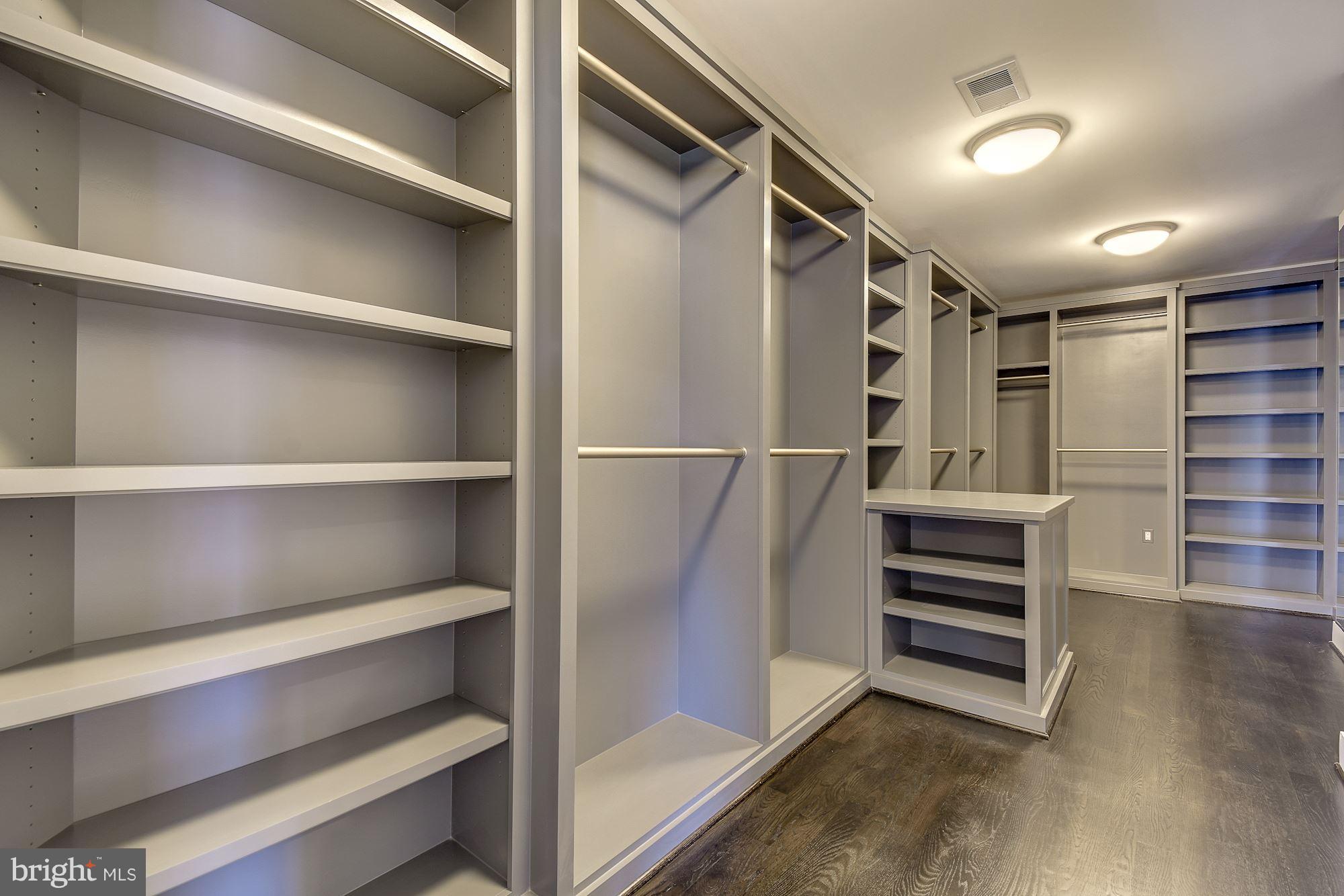 RIVERCREST - Residential