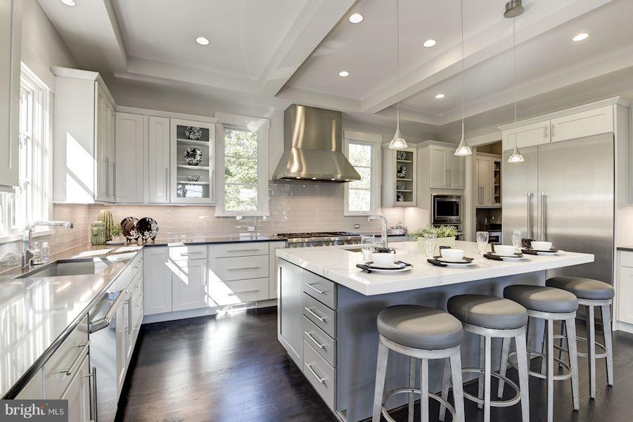 RIVERCREST - Residential