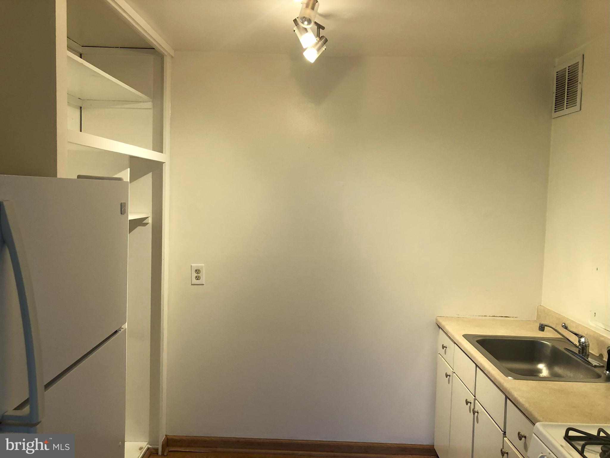 THE CHATHAM - Residential Lease