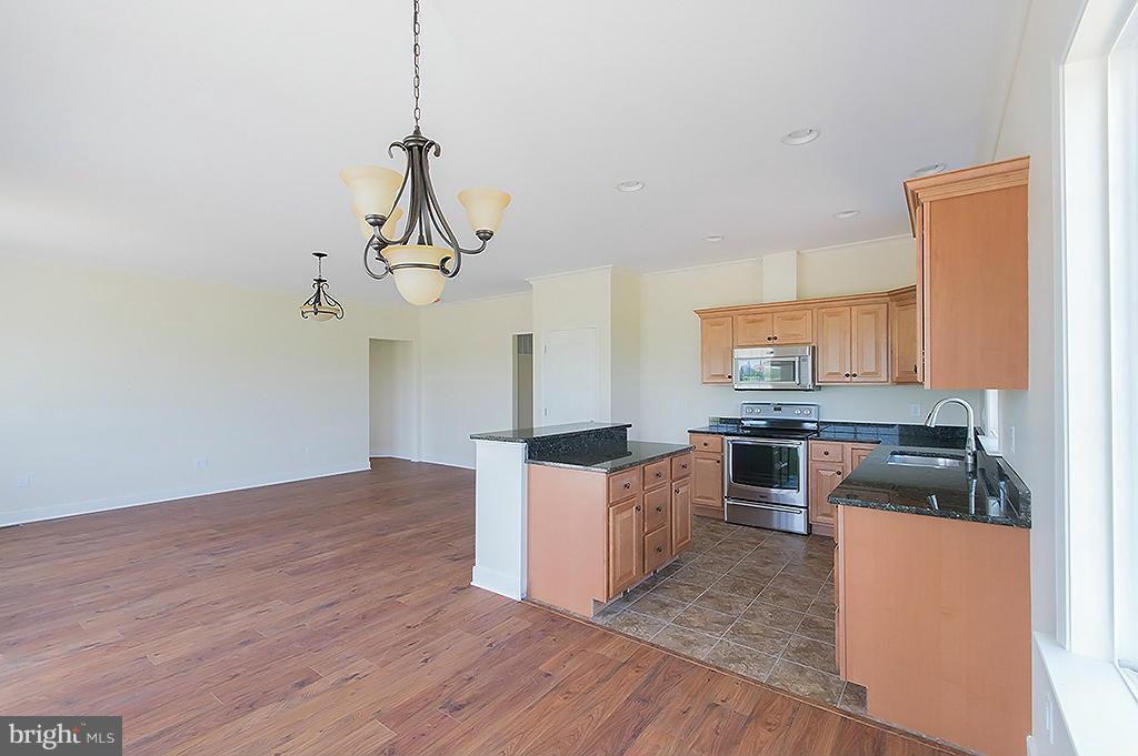 THE LAKES AT MARTINSBURG - Residential Lease