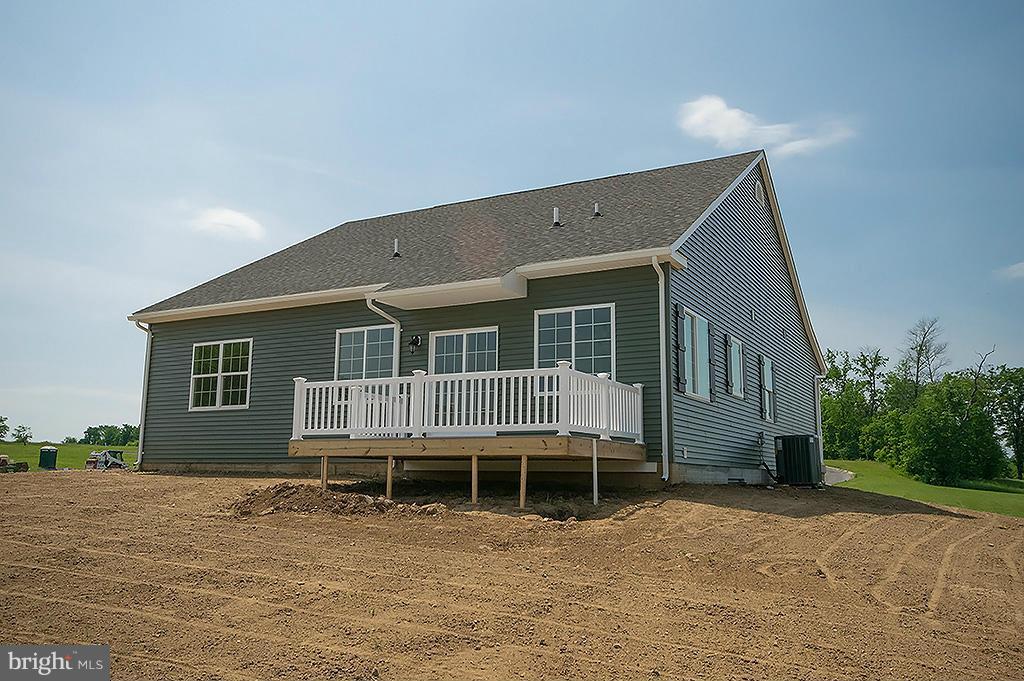 THE LAKES AT MARTINSBURG - Residential Lease