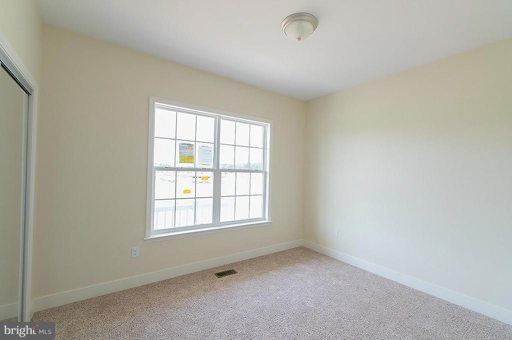 THE LAKES AT MARTINSBURG - Residential Lease